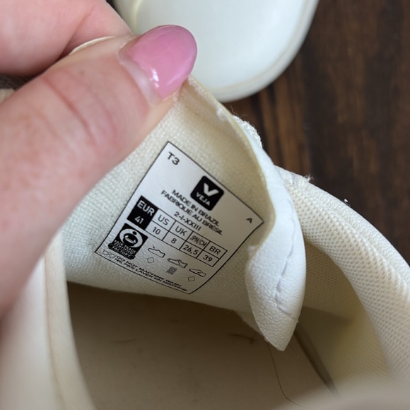 Veja Urca Sneakers - Picture 4 of 5